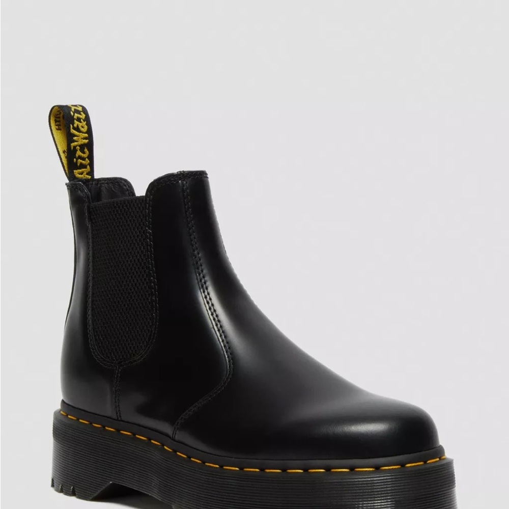 DR. MARTENS 2976 SMOOTH LEATHER PLATFORM CHELSEA BOOTS